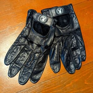 Vintage Playboy branded black, soft, kid leather driving gloves (Men Med/Large)